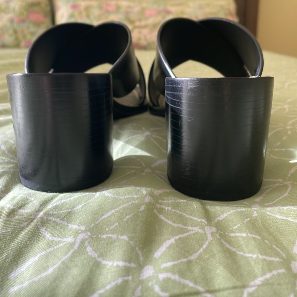 Tory Burch heeled slides - Picture 6 of 9